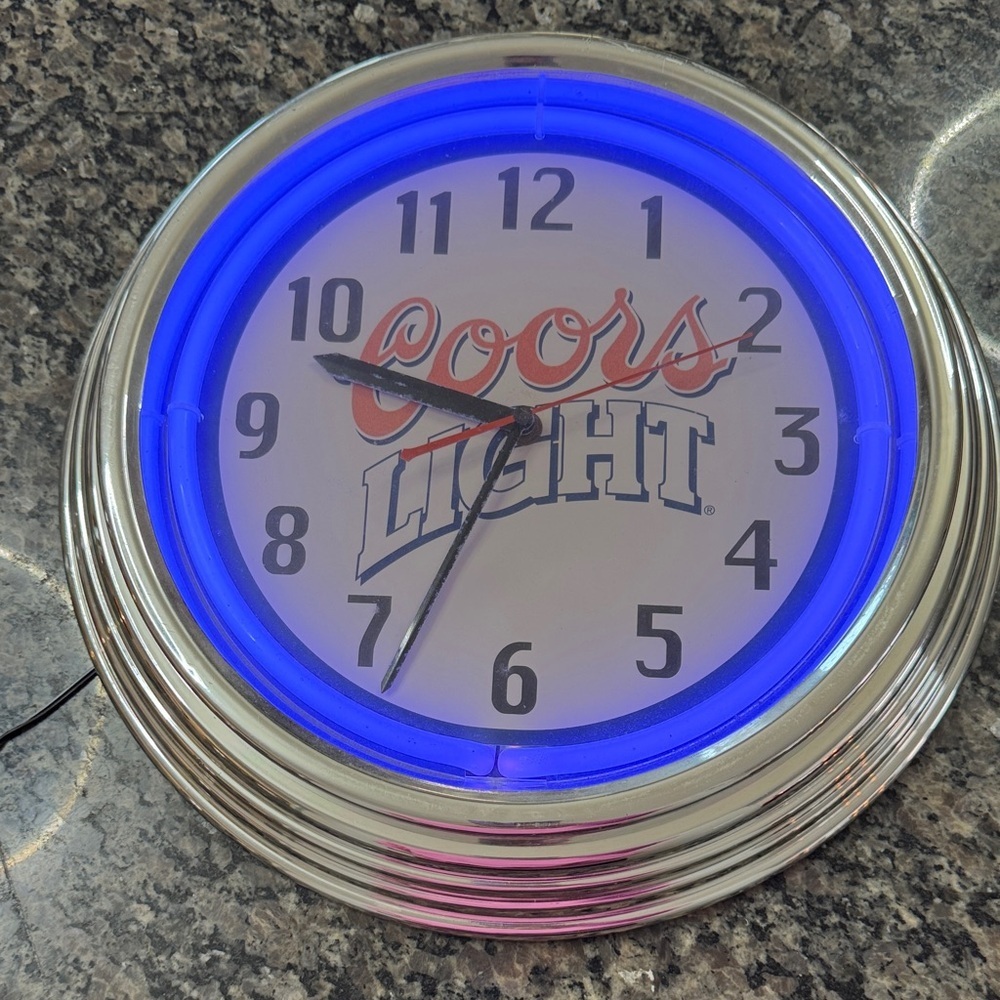 Coors light beer neon light Wall Clock Silver Accents - Picture 3 of 12